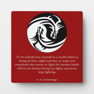 Placa Expositora Yin Yang con la cita de Cummings