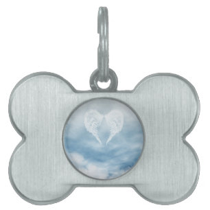 Placa Para Mascotas Alas del ángel en cielo azul nublado