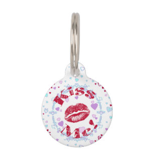 Placa Para Mascotas ¡Bésame! Labios Rojos Con Corazón