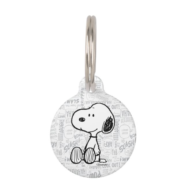 Placa Para Mascotas CACHETES | Snoopy en Cómics Blanco Negro (Anverso)