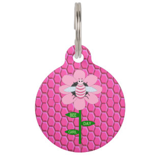 Placa Para Mascotas Chica del Día de la Abeja Feliz cumpleaños Rosado
