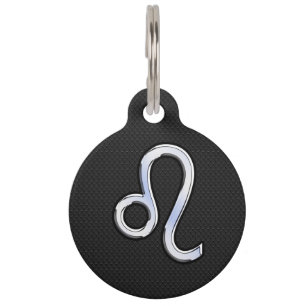Placa Para Mascotas Chrome como signo zodiacal de Leo sobre piel de se