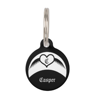 Placa Para Mascotas Corazón alado de boda gótica con monograma persona