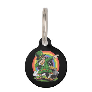 Placa Para Mascotas Día de San Patricio Leprechaun Dab Bailando Dab
