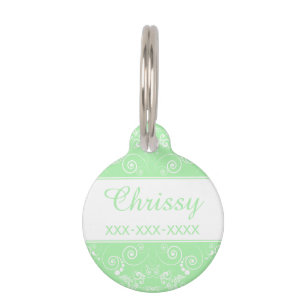 Placa Para Mascotas Diseño floral blanco sobre el verde pastel person