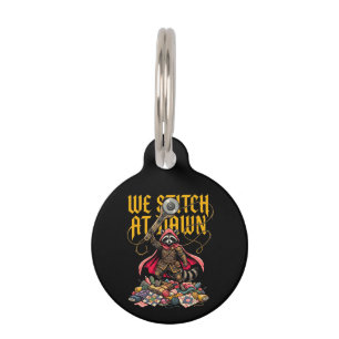 Placa Para Mascotas Divertido Cosemos Al Amanecer Mapache Costura Quil