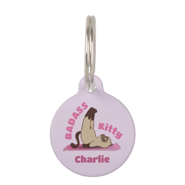 Placa Para Mascotas El gato Kitty Badass hace ejercicio (Anverso)