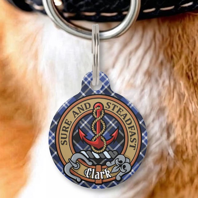 Placa Para Mascotas Emblema del Clan Clark sobre tartán (Subido por el creador)