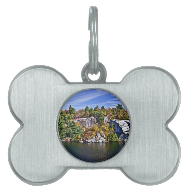 Placa Para Mascotas Follaje de otoño alrededor del lago Minnewaska (Frente)