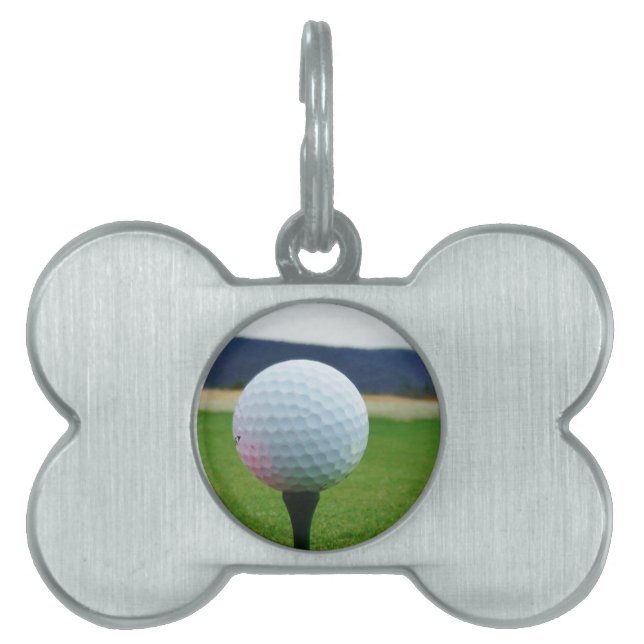 Placa Para Mascotas Golf Ball en un campo de golf de montaña (Frente)