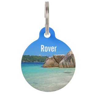 Placa Para Mascotas Hermoso mar tropical con una playa rocosa