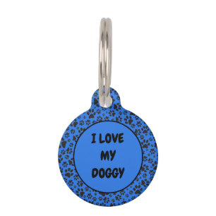 Placa Para Mascotas Huellas de perro negras y blancas con lunares sobr