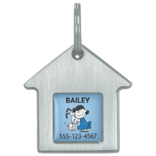 Placa Para Mascotas Lucy Hugging Snoopy