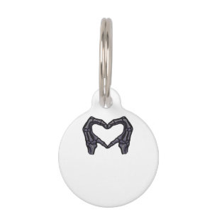 Placa Para Mascotas Manos esqueléticas formando un corazón