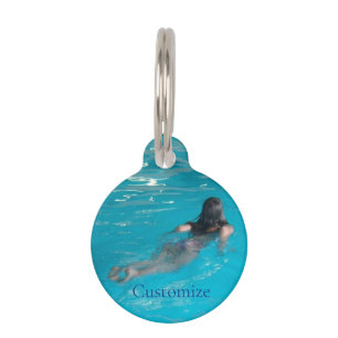 Placa Para Mascotas Modelo femenino de natación Thunder_Cove