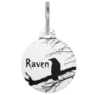 Placa Para Mascotas Raven en el árbol blanco y negro