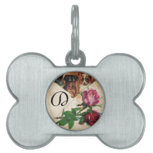 PLACA PARA MASCOTAS TRES DOGGIES CON ROSAS MONOGRAMA
