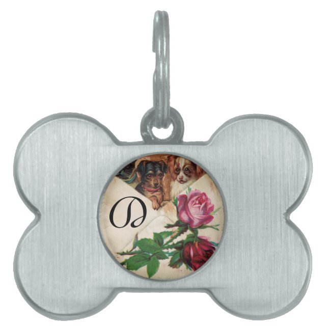 PLACA PARA MASCOTAS TRES DOGGIES CON ROSAS MONOGRAMA (Frente)