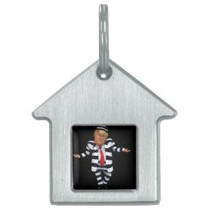 Placa Para Mascotas Trump con Ropa de Presidio