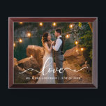 Placa Trofeo Boda de Love Script Foto Sr. y Sra. Plaque<br><div class="desc">Amor Elegant Script Mr. y Mrs. Boda Photo Plaque</div>
