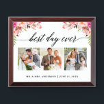 Placa Trofeo Caligrafía Rosa Mejor Día Boda de la Historia Plaq<br><div class="desc">Caligrafía 3 foto mejor día de la historia,  acuarela color rosa de Rubor floral,  Boda de placa</div>