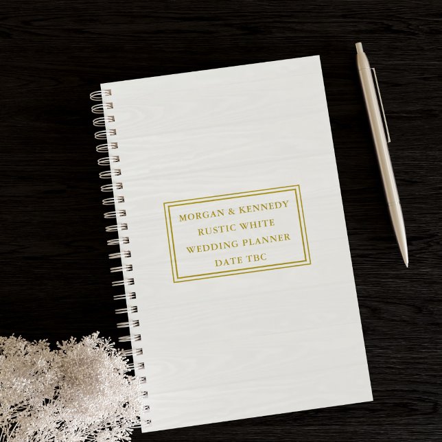 Planificador de boda blanca rústica para novias y  (Add your names and wedding date to this really useful white monthly planner)