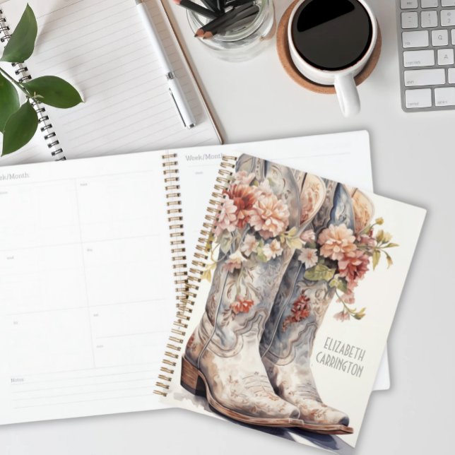 Planificador de botes de gallina personalizada - G (Watercolor Blue Grey Cowgirl Boots and Wildflowers Personalized Planner)