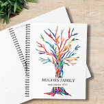Planificador de comidas de árboles de la familia R<br><div class="desc">Este único y colorido Family Meal Planner está decorado con un original diseño de árbol familiar. Personalizable con tu nombre y año. Utilice la opción Personalizar adicional para cambiar el tamaño, estilo o color del texto si lo desea. Porque creamos nuestra propia obra de arte no encontrarás esta imagen exacta...</div>