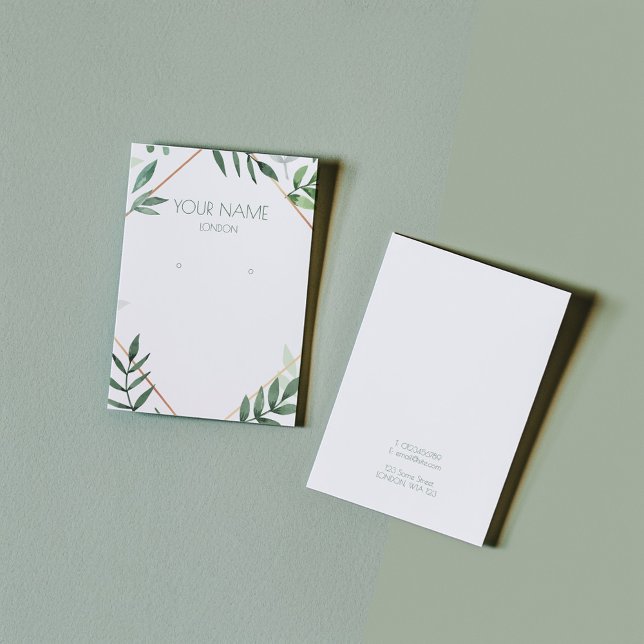 Plantas de leafy y tarjeta de visualización de los (A green leafy and thin gold border earring card. The back of the card has 3 social media. icons)