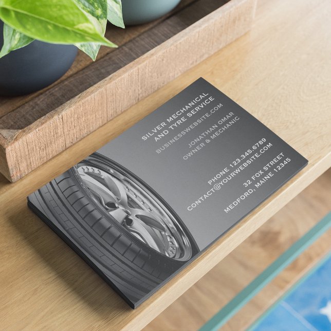 Plantilla de Folleto de Servicio de Neumáticos de  (Subido por el creador)