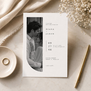 Plantilla de invitación de boda con foto de arco m
