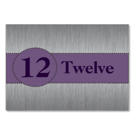 Plantilla de tarjeta de mesa plateada y púrpura