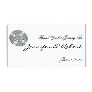 Plata de la cruz céltica y etiqueta blanca de la