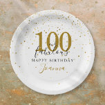 Plato De Papel 100 y fabulosa fiesta de cumpleaños negro de oro<br><div class="desc">Esta tipografía de guion en negro y oro de moda,  100 y fabulosas estrellas de oro de la fiesta de cumpleaños de confeti placa de papel puede ser personalizada con su información de celebración de cumpleaños. Diseñado por Thisisnotme©</div>