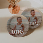 Plato De Papel 1.ª foto de cumpleaños - una<br><div class="desc">Un moderno diseño de cumpleaños con espacio para añadir tu propia foto y con la palabra 'uno' encima de la parte superior. ¡Puedes cambiar la palabra a cualquier otra cosa si lo prefieres!</div>