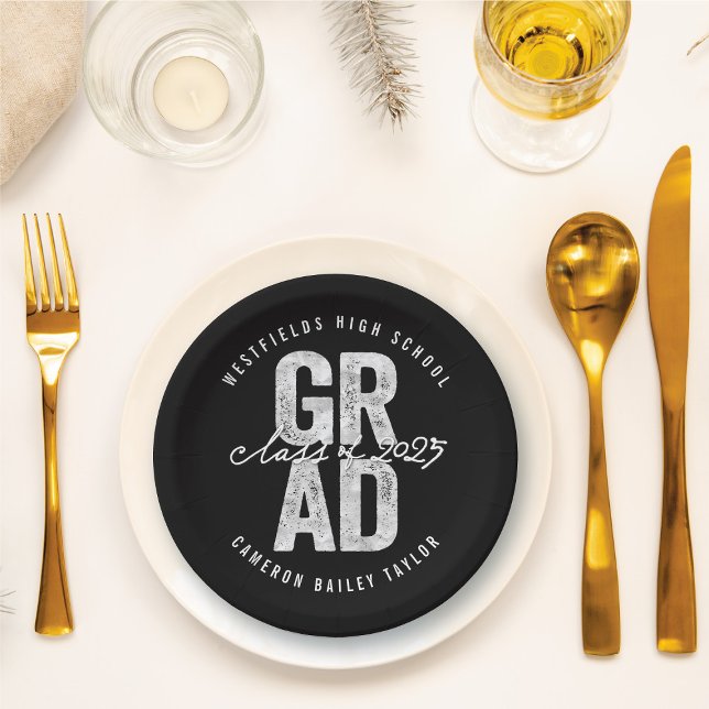 Plato De Papel 2025 Firme Partido de Graduación de Moda de Reliev (2025 Bold GRAD Silver Faux Foil Chic Graduation Party Paper Plates @ fatfatin)