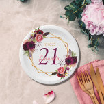 Plato De Papel 21 cumpleaños fiesta oro blanco geo floral burgund<br><div class="desc">Un plato para un fiesta de 21 años. Un fondo blanco moda con un marco geométrico falso dorado. Decorado con flores moradas oscuras y borgoñonas, rosas y plumas de estilo boho. Plantillas para un nombre, edad 21 y fecha. Fecha de nacimiento o fecha del fiesta. El nombre está escrito con...</div>