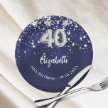 Plato De Papel 40.º cumpleaños estrellas de plata azul marino<br><div class="desc">Para una celebración de 40 años. Un color de fondo azul marino con estrellas falsas de plata. El color azul es desigual. Añade tu nombre,  texto.</div>