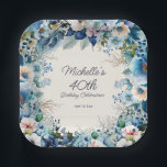 Plato De Papel 40 Aniversario de la fiesta de las mujeres de la f<br><div class="desc">Elegantes platos de papel de la fiesta de cumpleaños número 40 (o cualquier edad) de las mujeres con flores de color azul polvoriento y agua blanca. Personalizar con el nombre del invitado de honor, su edad y su fecha fiesta. Comuníquese conmigo para obtener ayuda con sus personalizaciones o para solicitar...</div>