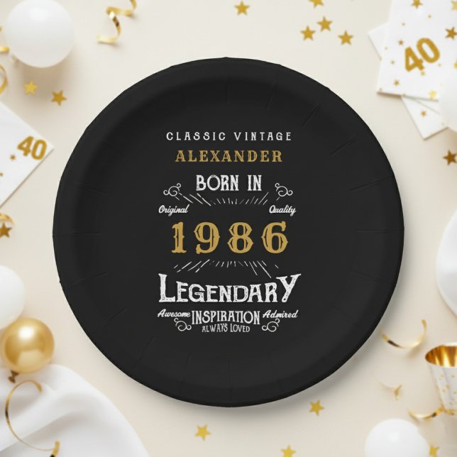 Plato De Papel 40 cumpleaños 1986 Legendario Retro (1986 black paper plate on a white and gold background.)