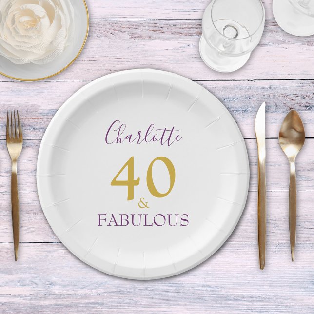 Plato De Papel 40 y Fabulosa Moda Elegante 40 cumpleaños (40 and fabulous elegant purple and gold typography personalized 40th birthday party paper plate)