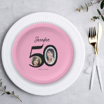 Plato De Papel 50.º nombre de foto de cumpleaños negro rosa perso<br><div class="desc">Tipografía de moda audaz 50 años cumpleaños mujer divertida plantilla de placas de papel personalizado con 2 fotos y escritura moderna de estilo retro negro. Fácil de personalizar con tu texto e imágenes.</div>