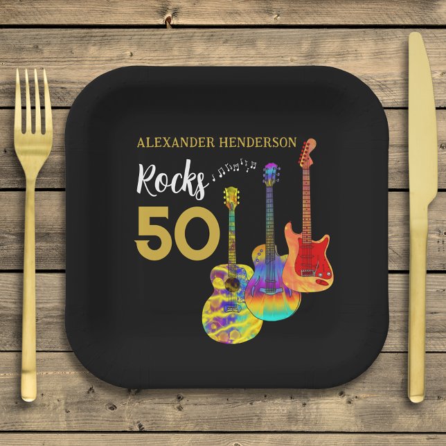 Plato De Papel 50 años Guitar Rocks 50 Personalizado (Rock and roll 50th birthday party square paper plate personalized for him funky guitars gold & Black)