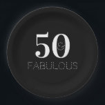 Plato De Papel 50 y fabulosa fiesta de cumpleaños blanco y negro<br><div class="desc">Este es un diseño de fiesta de cumpleaños número 50. Está en blanco y negro clásico, y el texto "50 y fabuloso" en tipografía elegante. Perfecto para una celebración de 50 años moderna y elegante. El texto se puede cambiar en el cuadro de texto Personalizar, donde puede cambiar la edad...</div>