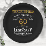 Plato De Papel 60.ª legendaria retro de oro negro<br><div class="desc">Para los que celebran su 60 aniversario tenemos los platos ideales para la fiesta de cumpleaños con un toque vintage. El fondo negro con un diseño de tipografía blanca y dorada es sencillo y elegante con un toque retro. Personalizar fácilmente el texto de esta placa de cumpleaños utilizando la plantilla...</div>