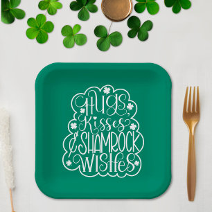 Plato De Papel Abrazos, besos y saludos de Shamrock San Patricio