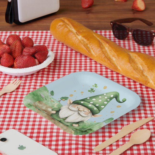 Plato De Papel Adorable Green St. Patrick's Day Gnomes (Picnic)