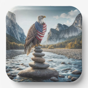 Plato De Papel Águila Calva En Cairn Con Bandera Estadounidense