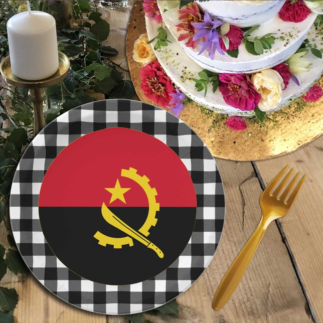 Plato De Papel Angola Placa, manta de búfalo y bandera angoleña (Subido por el creador)