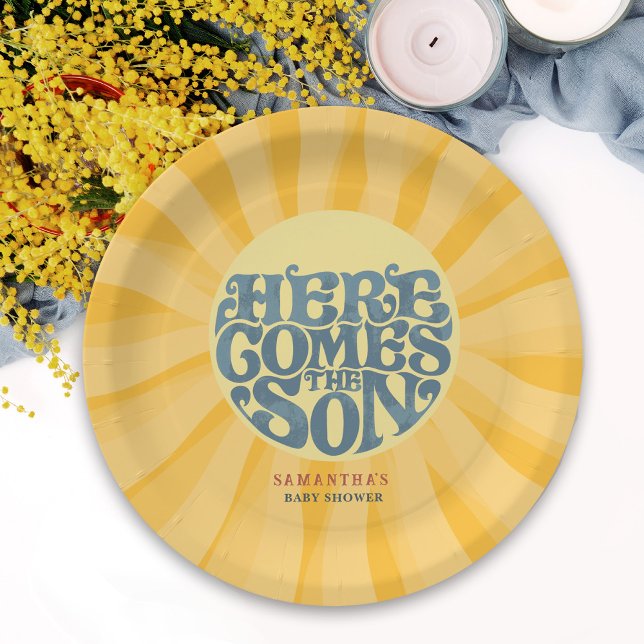 Plato De Papel Aquí viene el Baby Shower retro de los hijos (Here comes the son baby shower paper plate celebration decor with a retro sun with rays.)